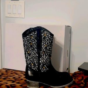 Modern Vice Cowgirl Boots. Size 9